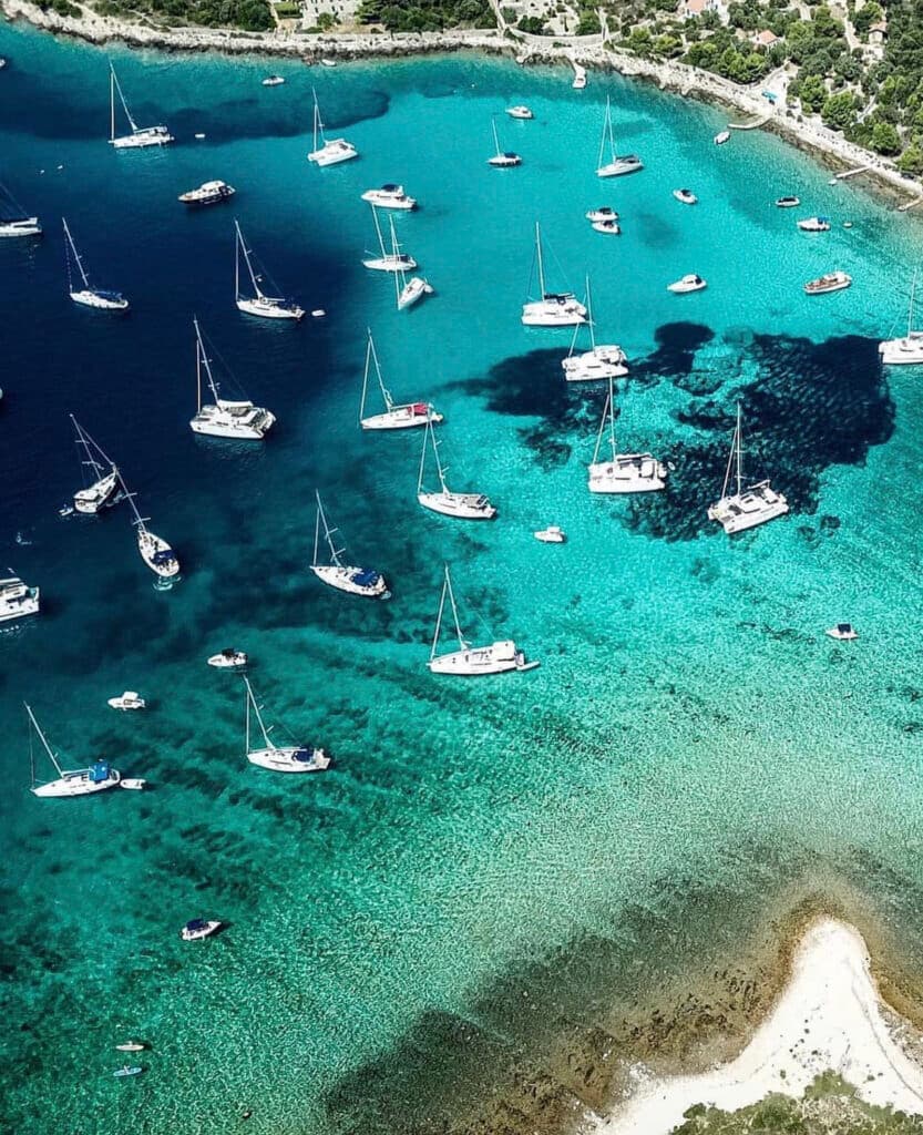 Trogir: Rejs statkiem do Błękitnej Laguny (Blue Lagoon z lunchem)