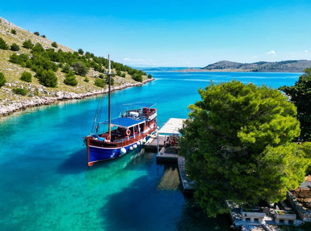 Zadar: Rejs statkiem: Kornati Telašćica, Zatoka Lupeška (polska obsługa) - bilet do parku w cenie