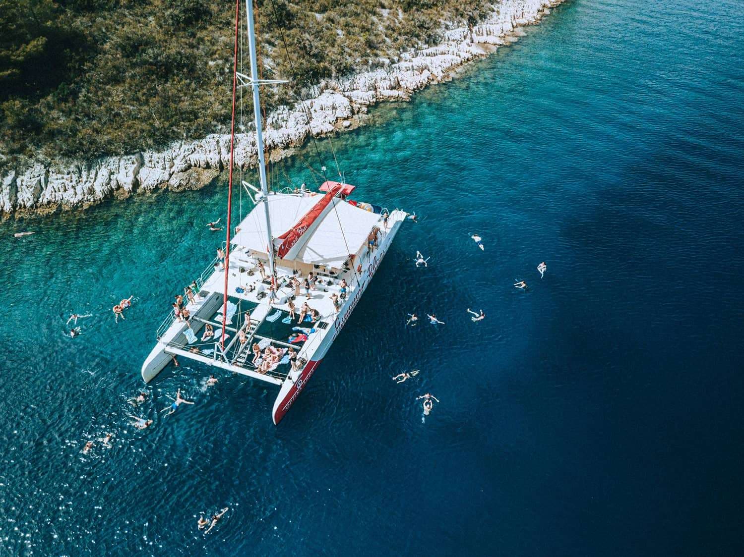 Split: Rejs katamaranem na Hvar, Brač, Šoltę i Pakleni all inclusive - 1