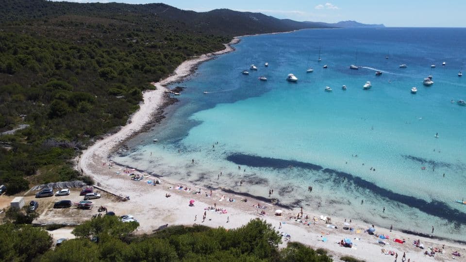 Zadar: Całodniowy rejs statkiem na plażę Sakarun