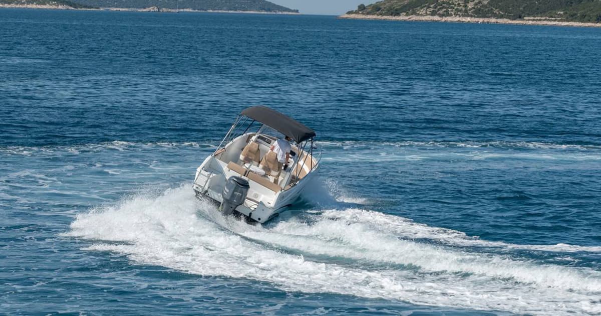 Jeanneau cap Camarat 7.5 CC