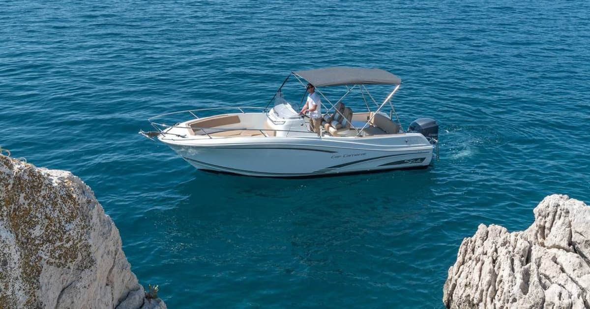 Jeanneau cap Camarat 7.5 CC
