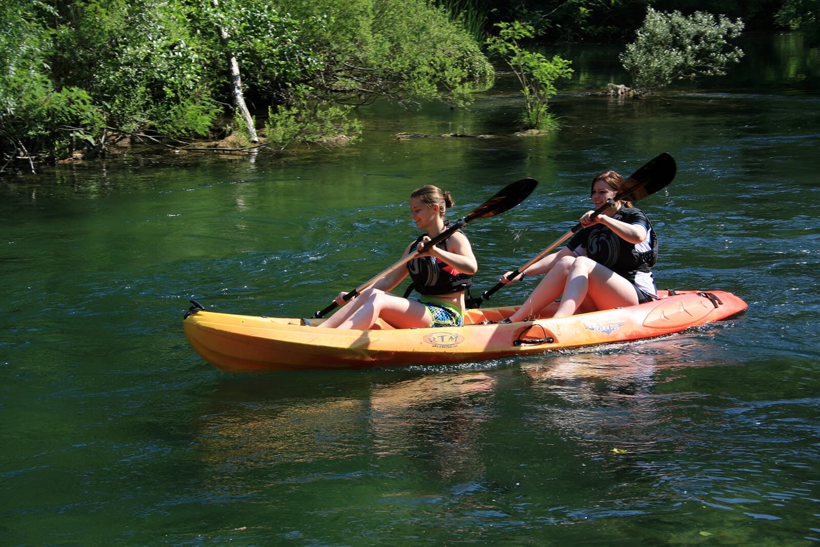 Spływ kajakowy po Cetinie ze snurkowaniem przy wraku