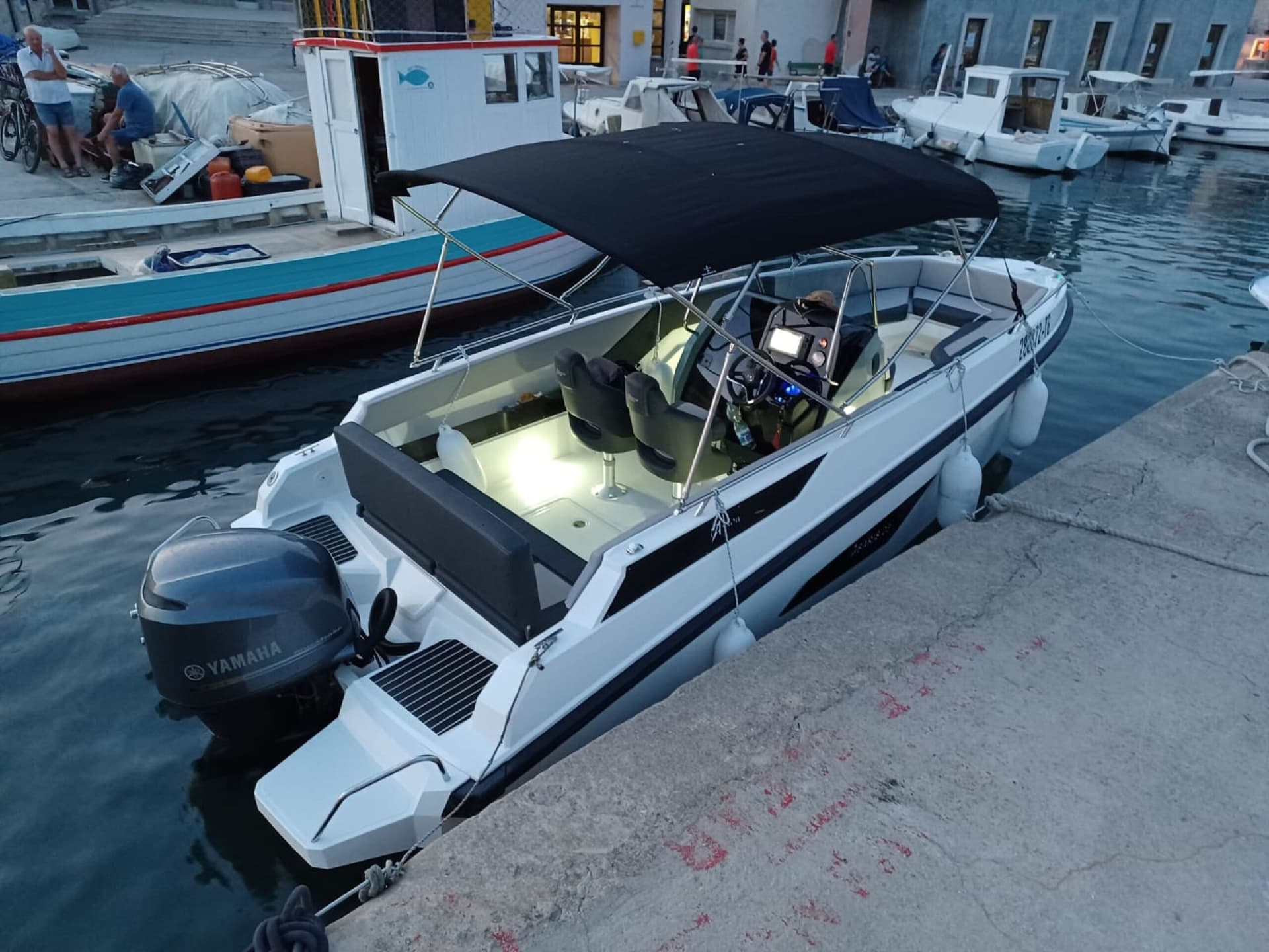 Vodice: Prywatny rejs łodzią motorową po Riwierze Szybenickiej - opcja półdniowa - 8