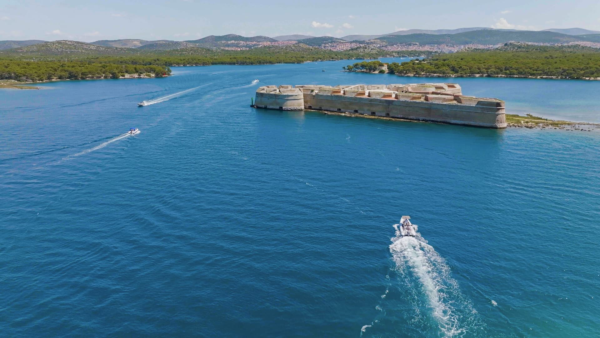 Vodice: Prywatny rejs łodzią motorową po wyspach Riwiery Szybenikiej - opcja całodniowa - 10