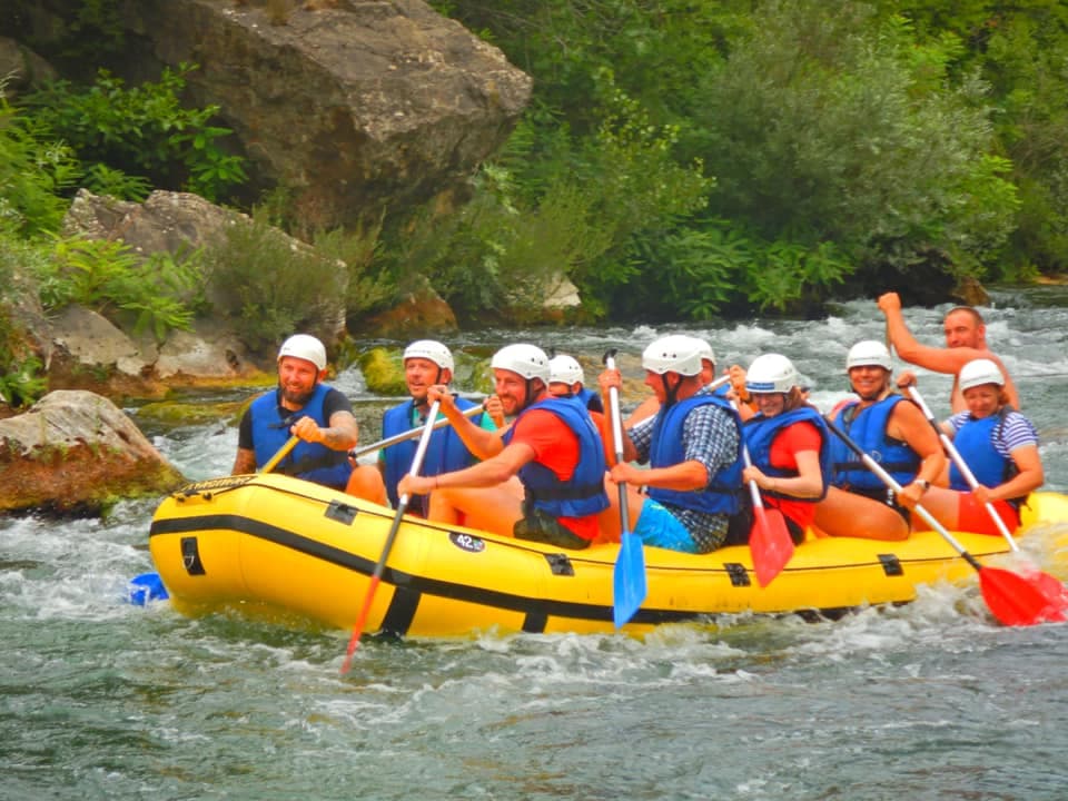 Rafting na rzece Cetina (transfer z wybranych miast Riwiery Makarskiej w cenie)