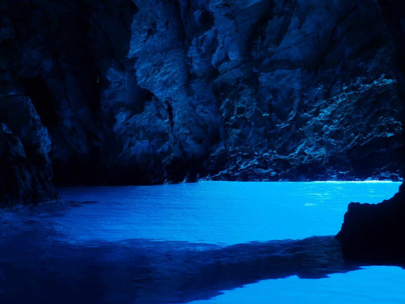 Trogir: Rejs łodzią motorową do Błękitnej Jaskini (Blue Cave) + wyspy